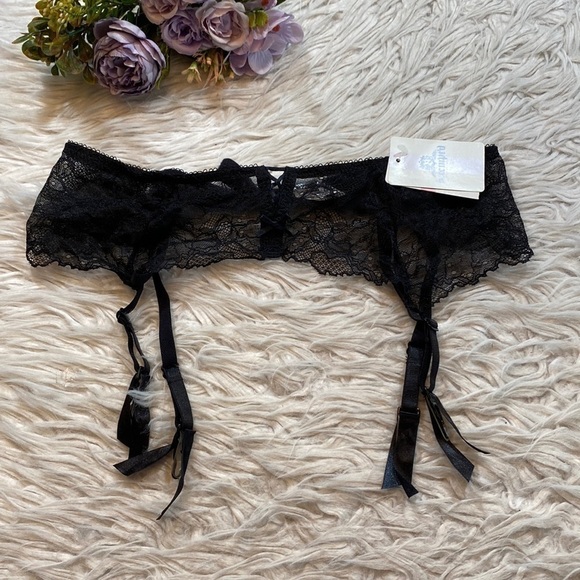 NWT B. Tempted by Wacoal Black Lace Stocking Holder sz XS/S - Picture 1 of 11